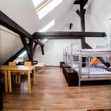 Hostel Max Berg *